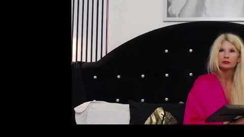 Snapshot of tatiananova chatting on 05/02/26, 03:44 Tatiana Nova online show from 05/02/26, 03:44