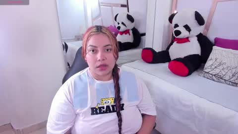Snapshot of tatikanyx chatting on 03/25/26, 12:00 tatikanyx online show from 03/25/26, 12:00