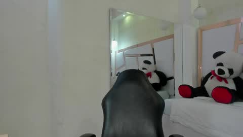 Snapshot of tatikanyx chatting on 05/28/26, 12:02 tatikanyx online show from 05/28/26, 12:02