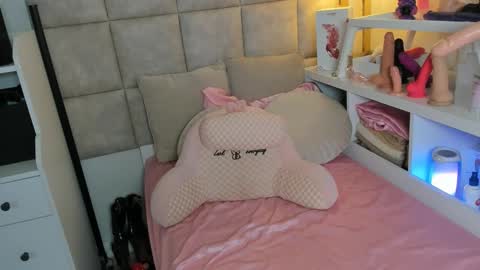 tatjana_official online show from 11/30/25, 08:40