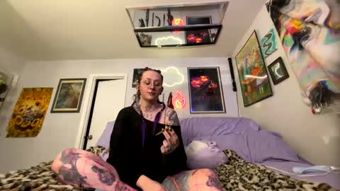 Snapshot of tatkitty chatting on 02/05/25, 07:29 Tatkitty online show from 02/05/25, 07:29