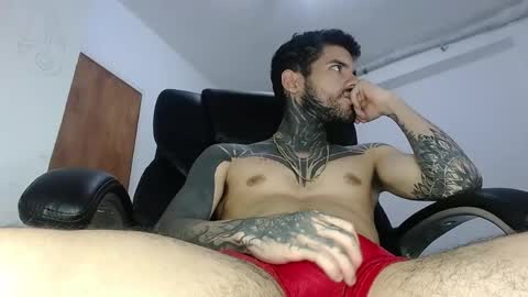 Snapshot of tatsexboy chatting on 04/18/26, 05:44 SeX-Boy online show from 04/18/26, 05:44