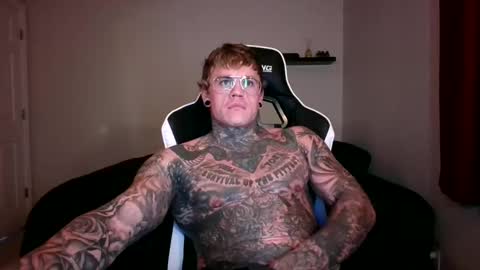 Snapshot of tatteddaddy9000 chatting on 09/18/25, 04:36 D-Man online show from 09/18/25, 04:36