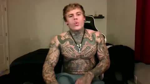 Snapshot of tatteddaddy9000 chatting on 09/25/25, 01:31 D-Man online show from 09/25/25, 01:31