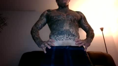 Snapshot of tatteddaddy9000 chatting on 10/01/25, 05:24 D-Man online show from 10/01/25, 05:24