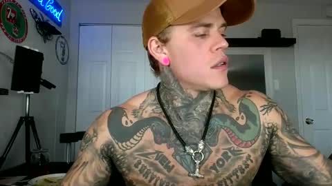 Snapshot of tatteddaddy9000 chatting on 10/04/25, 03:43 D-Man online show from 10/04/25, 03:43