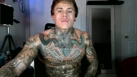 Snapshot of tatteddaddy9000 chatting on 10/05/25, 03:49 D-Man online show from 10/05/25, 03:49