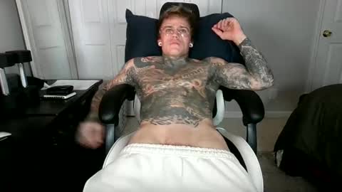 Snapshot of tatteddaddy9000 chatting on 10/09/25, 12:08 D-Man online show from 10/09/25, 12:08