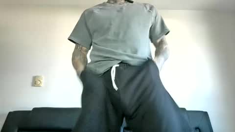 Snapshot of tatteddaddy9000 chatting on 10/28/25, 02:42 D-Man online show from 10/28/25, 02:42