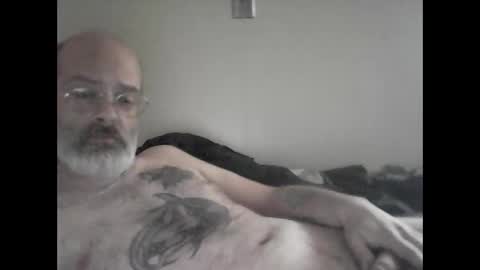 Snapshot of tattedpanther chatting on 11/15/25, 04:03 tattedpanther online show from 11/15/25, 04:03