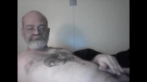 Snapshot of tattedpanther chatting on 12/15/25, 10:47 tattedpanther online show from 12/15/25, 10:47