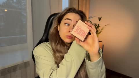 Snapshot of tatti_1 chatting on 11/01/25, 04:14 Tata online show from 11/01/25, 04:14