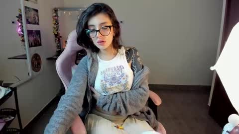 Snapshot of tattoed_bunny9 chatting on 12/16/25, 10:53 Rose Marie online show from 12/16/25, 10:53