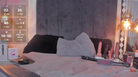 Tatto Fox online show from 09/25/25, 01:04