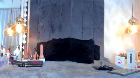 Snapshot of tattofoxx__ chatting on 11/02/25, 11:56 Tatto Fox online show from 11/02/25, 11:56