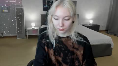 tattoo_artbaby online show from 11/25/25, 05:07