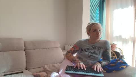 Snapshot of tattoobbgirl chatting on 06/12/26, 03:55 tattoobbgirl online show from 06/12/26, 03:55