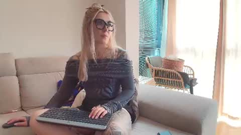 tattoobbgirl online show from 06/16/26, 03:47