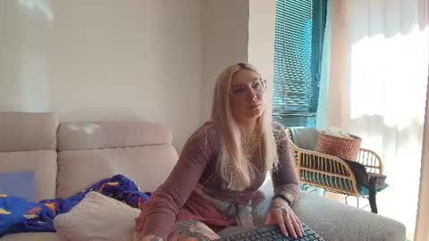 tattoobbgirl online show from 06/17/26, 03:24