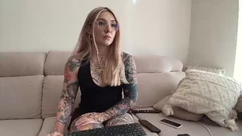 tattoobbgirl online show from 07/04/26, 03:07
