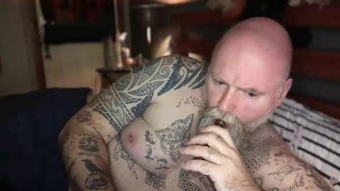 Snapshot of tattooeddilf01 chatting on 11/22/25, 01:15 Tattooeddilf 01 online show from 11/22/25, 01:15