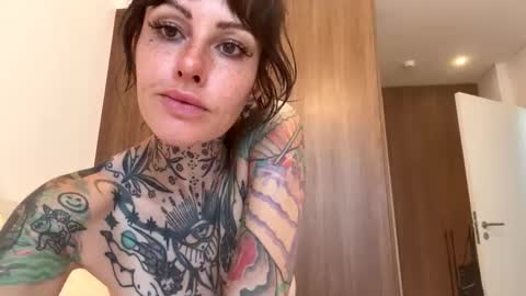 Snapshot of tattooedlucy_ chatting on 04/14/26, 05:57 tattooedlucy_ online show from 04/14/26, 05:57