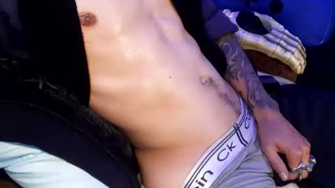 Snapshot of tattooman777 chatting on 11/09/25, 10:24 Jean pool online show from 11/09/25, 10:24