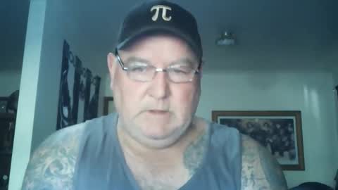 Snapshot of tattzsexy chatting on 12/16/25, 10:26 tattzsexy online show from 12/16/25, 10:26