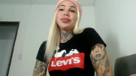 Snapshot of tatuada_safada chatting on 06/19/26, 06:56 tatuada_safada online show from 06/19/26, 06:56