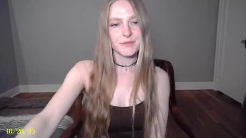 Snapshot of tatum__kahlo chatting on 10/27/25, 12:15 TATUM  ALL MY LINKS  online show from 10/27/25, 12:15