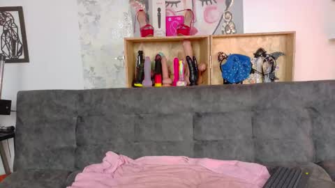 Snapshot of taty_miller chatting on 11/11/25, 09:15 Taty Miller online show from 11/11/25, 09:15