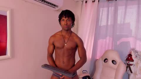 Snapshot of tau_montes chatting on 11/13/25, 02:27 tau_montes online show from 11/13/25, 02:27