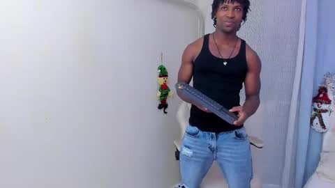 Snapshot of tau_montes chatting on 11/22/25, 11:37 tau_montes online show from 11/22/25, 11:37