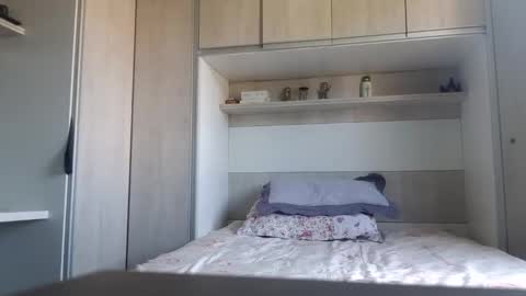 Snapshot of taulerfox chatting on 09/29/25, 04:23 Caito online show from 09/29/25, 04:23