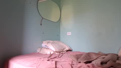 Snapshot of taulerfox chatting on 11/30/25, 12:09 Caito online show from 11/30/25, 12:09