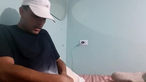 Snapshot of taulerfox chatting on 12/03/25, 07:49 Caito online show from 12/03/25, 07:49