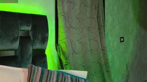 Snapshot of taurito___ chatting on 11/05/25, 06:13 taurito___ online show from 11/05/25, 06:13