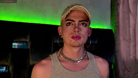 Snapshot of taurito___ chatting on 11/25/25, 09:15 taurito___ online show from 11/25/25, 09:15