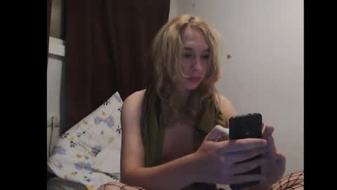 Snapshot of tavishmartavish chatting on 01/17/25, 10:56 Rudy Rybinovaya online show from 01/17/25, 10:56