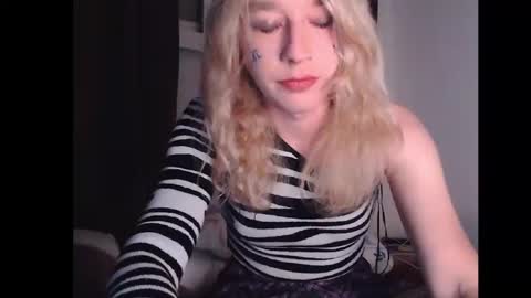 Snapshot of tavishmartavish chatting on 02/11/25, 09:14 Rudy Rybinovaya online show from 02/11/25, 09:14