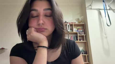 Riza online show from 05/26/26, 07:04
