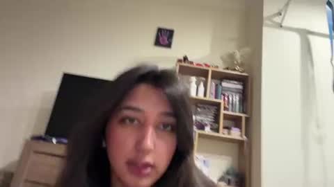 Snapshot of tawnyamartinek chatting on 07/17/26, 07:15 Riza online show from 07/17/26, 07:15