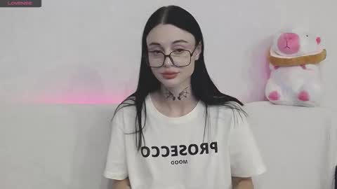 Taya online show from 09/19/25, 04:18