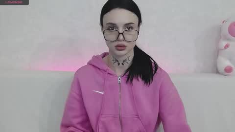 Taya online show from 10/28/25, 09:17