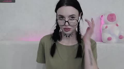 Taya online show from 10/31/25, 07:37