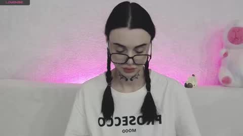 Taya online show from 11/13/25, 04:50