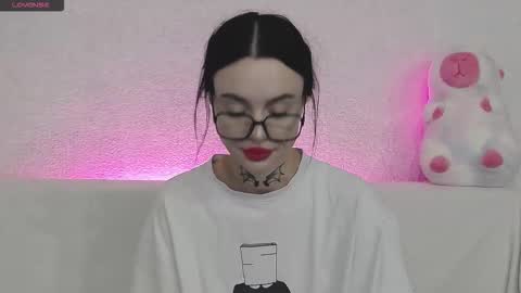 Taya online show from 11/21/25, 03:33