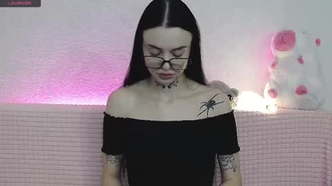 Taya online show from 12/04/25, 08:06