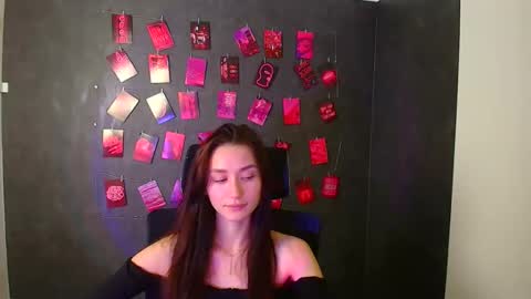 Taya online show from 11/07/25, 06:24