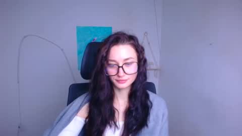 Snapshot of tayavibe chatting on 01/13/26, 06:29 Taya online show from 01/13/26, 06:29